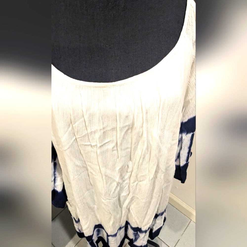 Dress - Picture 2 of 8